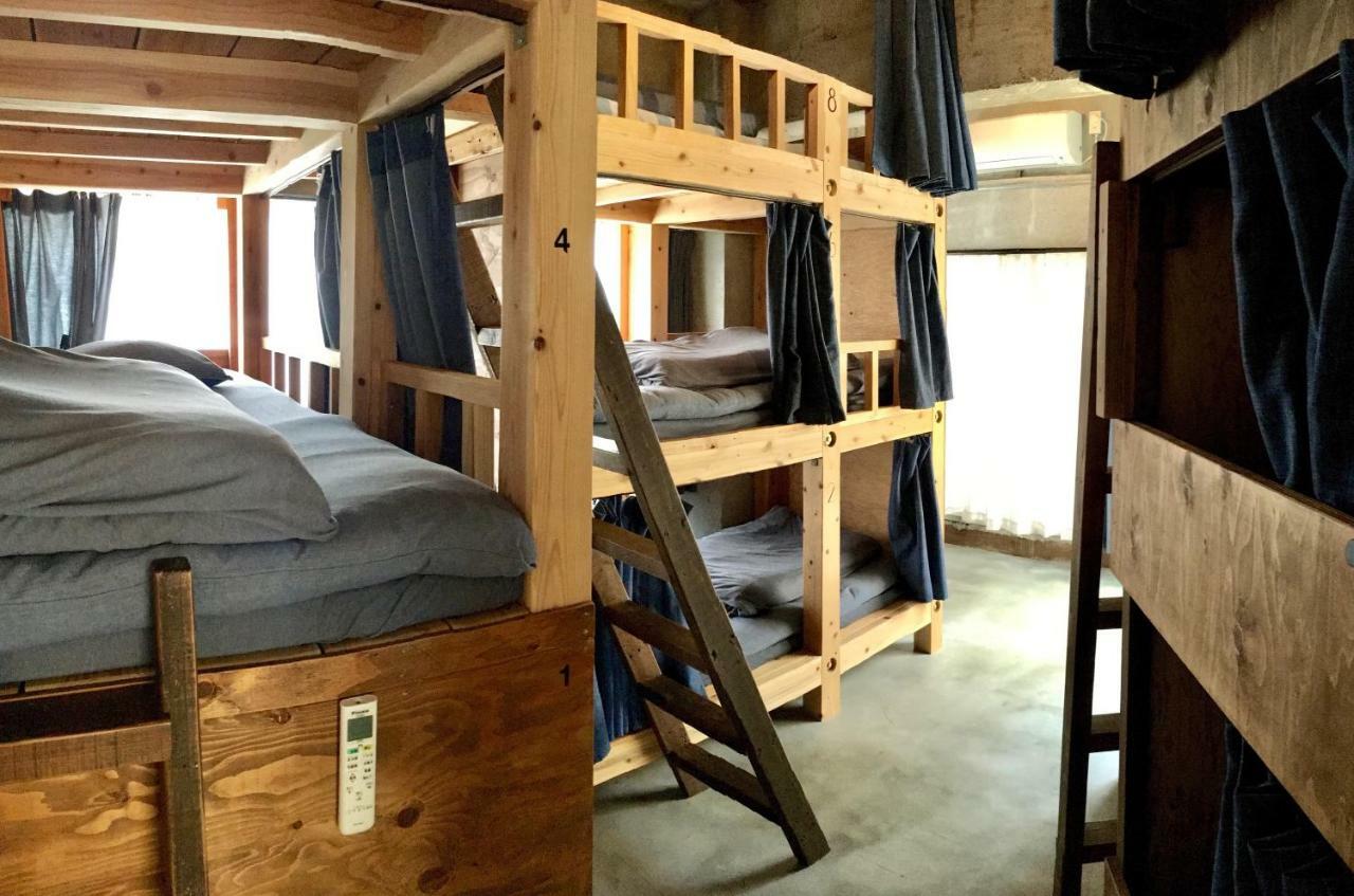 Guest House Golden Mile Hostel Амами Екстериор снимка